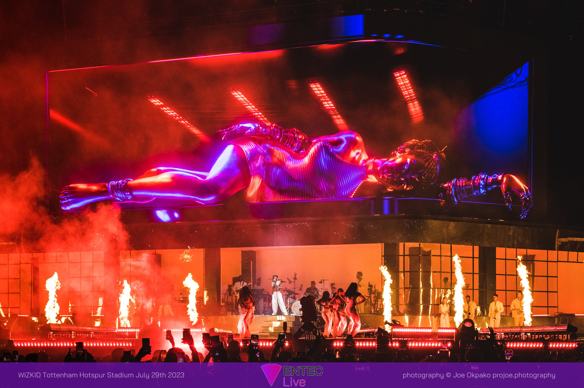 WizKid at Tottenham with Entec Lighting Photo of Wizkid at Tottenham Hotspur Stadium