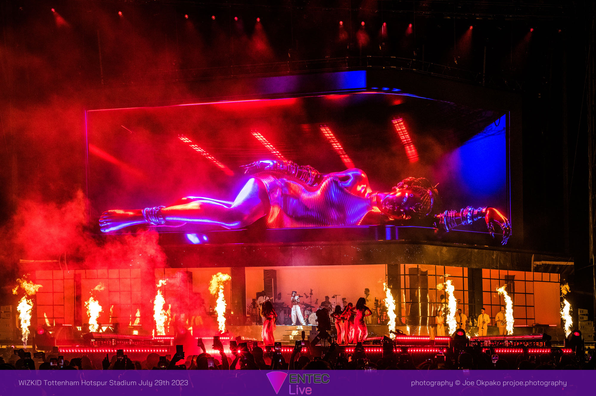 WizKid at Tottenham with Entec Lighting Photo of Wizkid at Tottenham Hotspur Stadium
